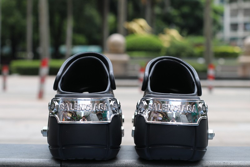 Balenciag* Sandal 26
