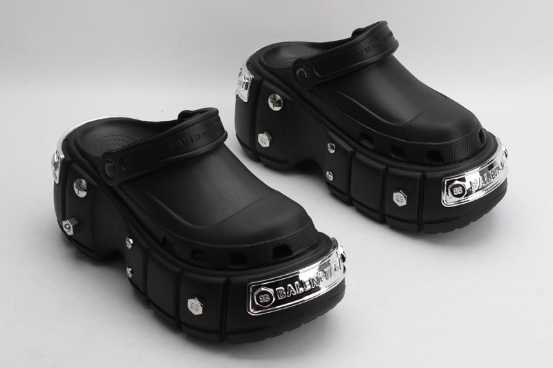 Balenciag* Sandal 26