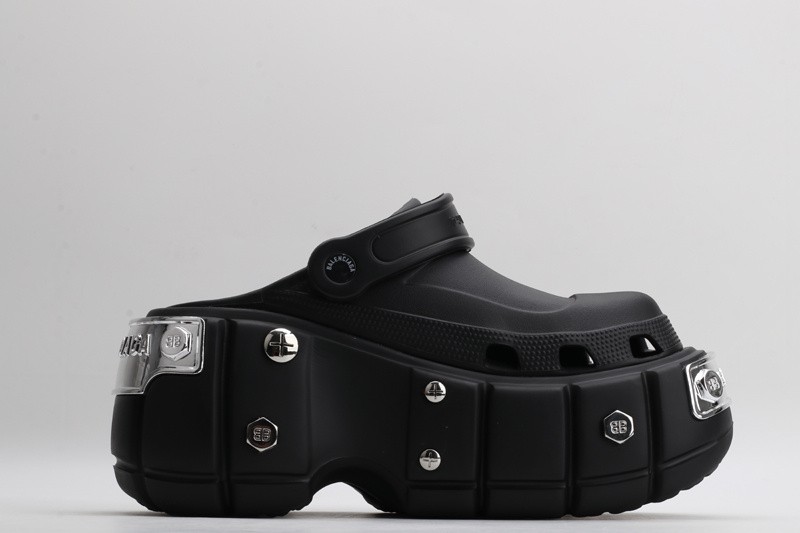 Balenciag* Sandal 26