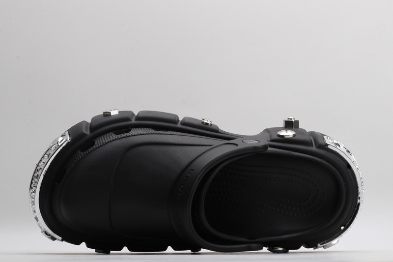 Balenciag* Sandal 26