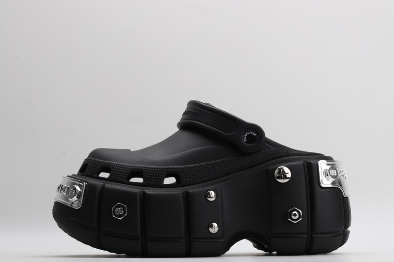 Balenciag* Sandal 26