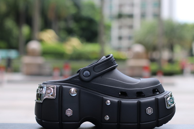 Balenciag* Sandal 26