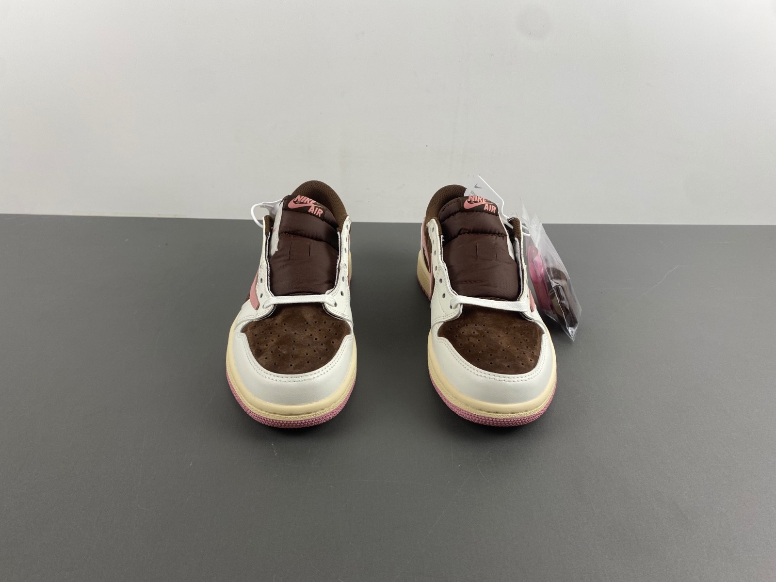 Travis Scott x Wmns Air Jordan 1 Low OG 