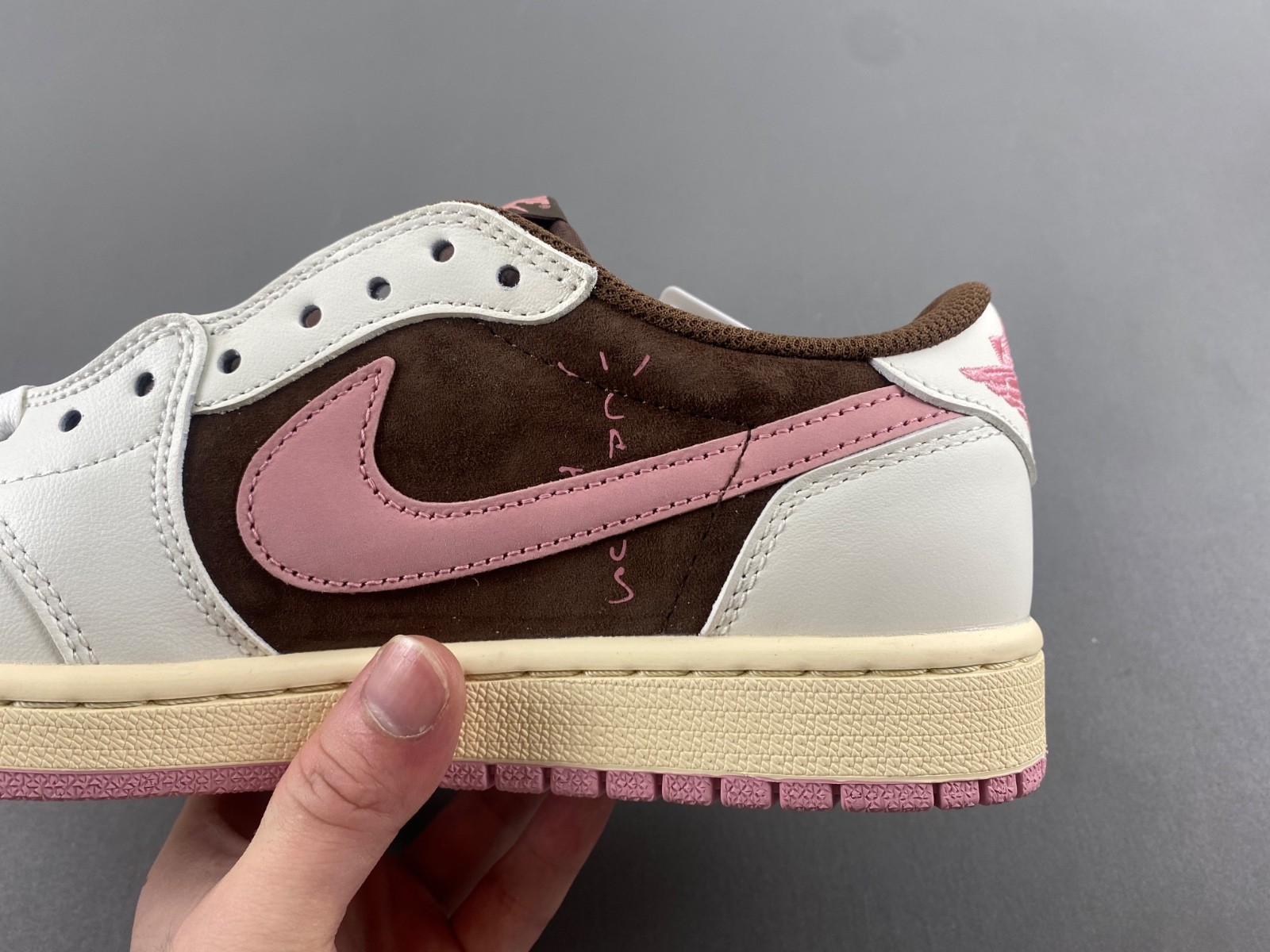 Travis Scott x Wmns Air Jordan 1 Low OG 