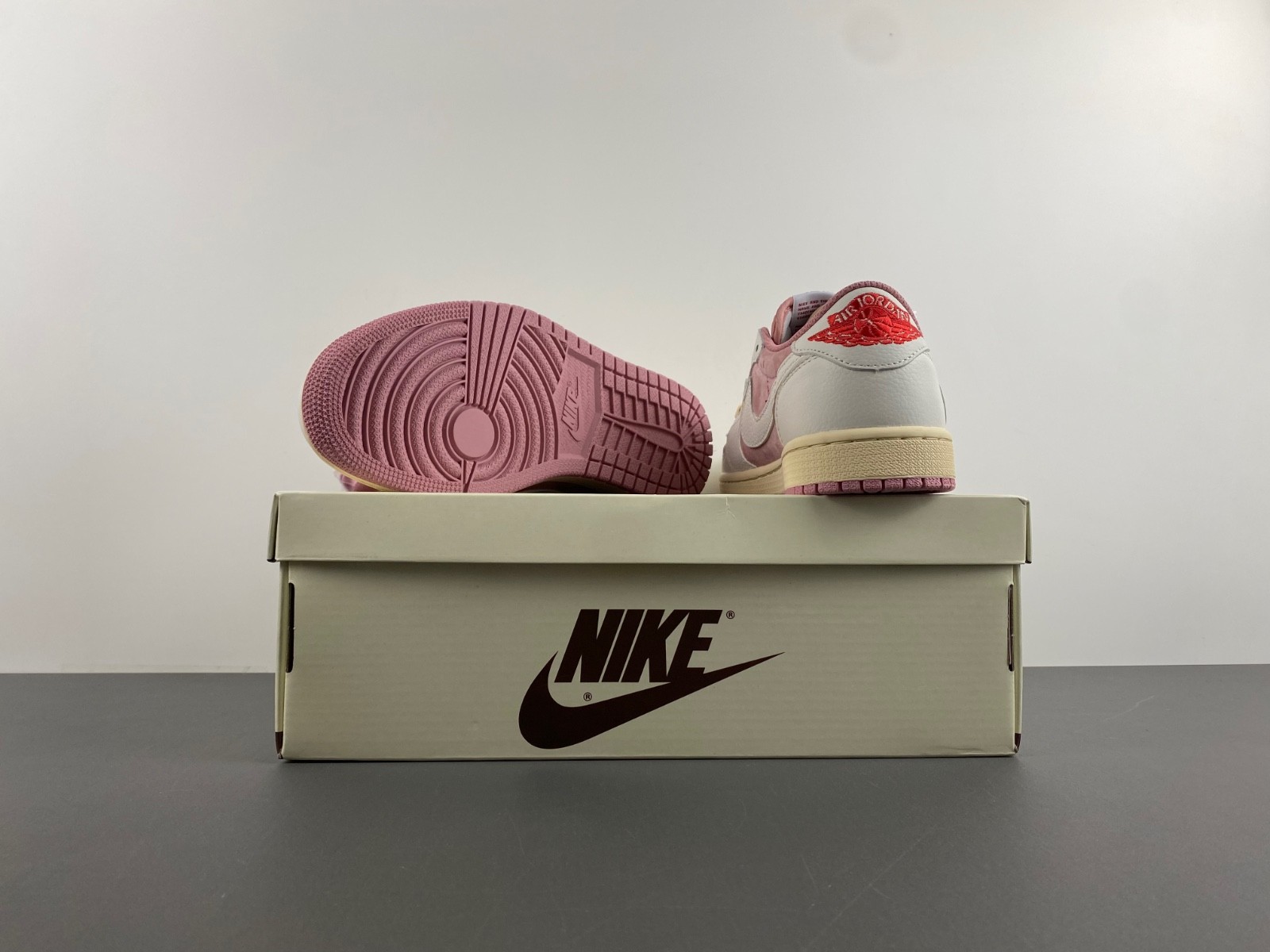 Travis Scott x Air Jordan 1 Low OG White Pink DM7866-600