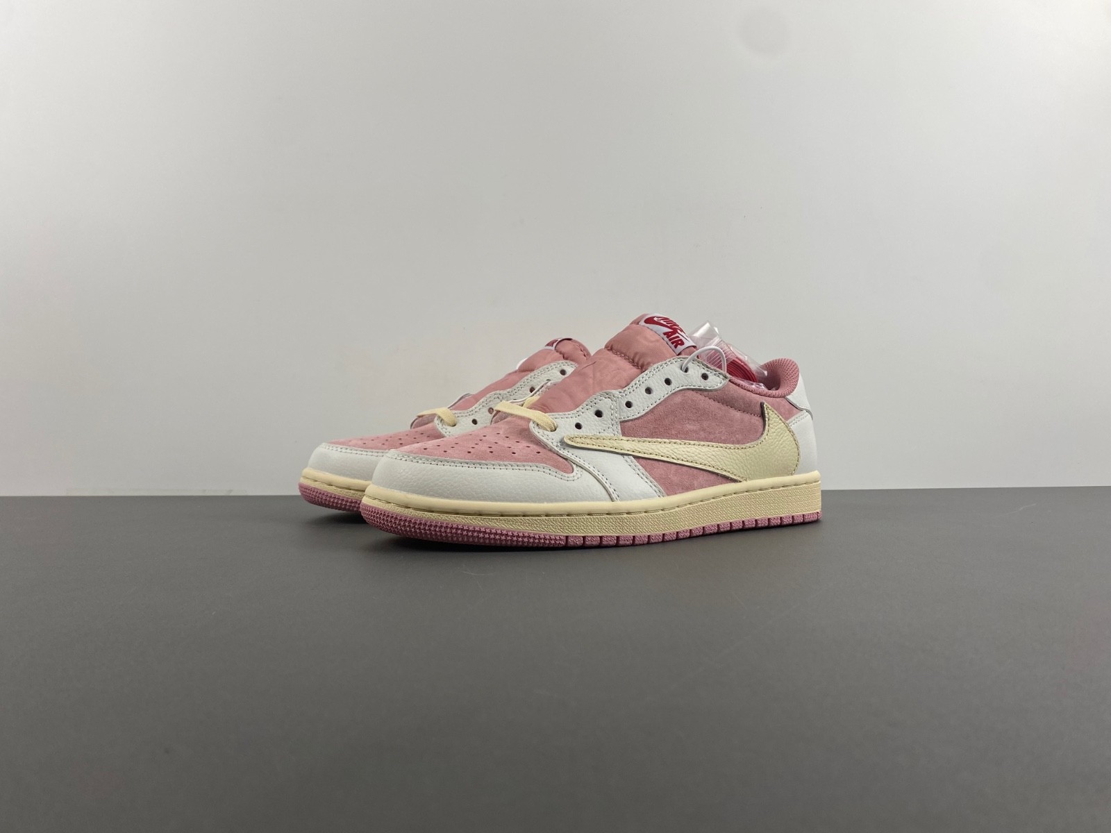 Travis Scott x Air Jordan 1 Low OG White Pink DM7866-600