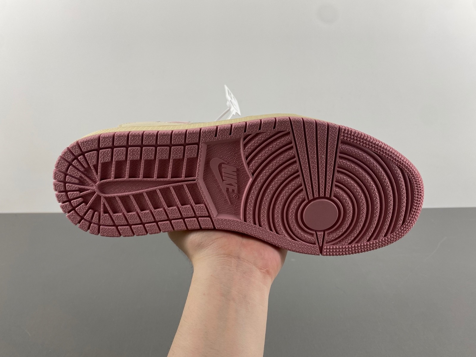 Travis Scott x Air Jordan 1 Low OG White Pink DM7866-600