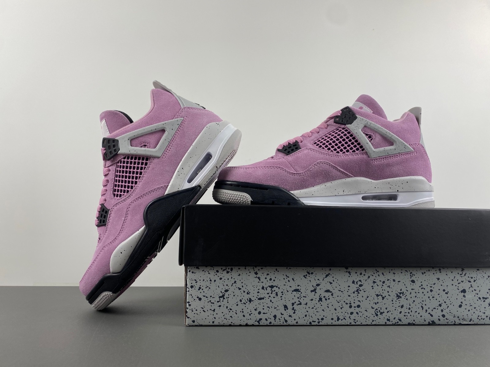 Air Jordan 4 WMNS "Orchid" AQ9129-501