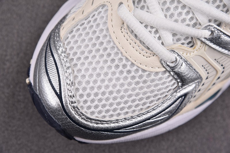 As*ic*s Gel-Kayano 14 1202A056-109