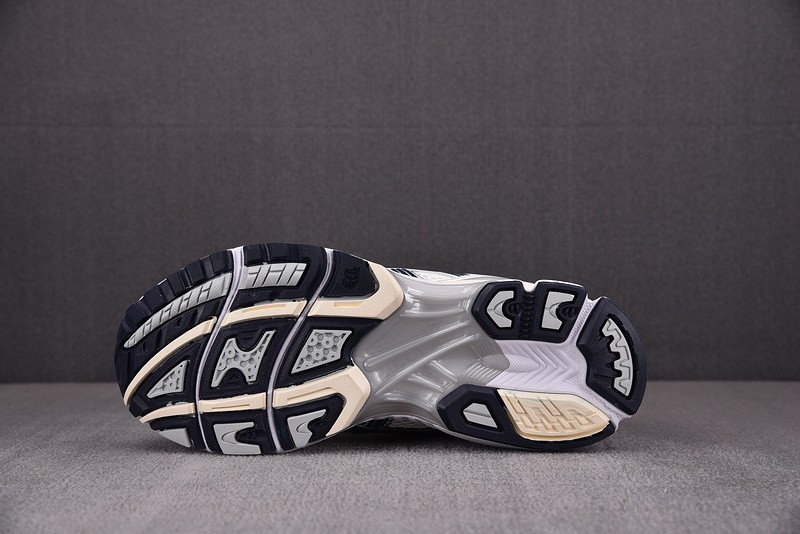 As*ic*s Gel-Kayano 14 1202A056-109