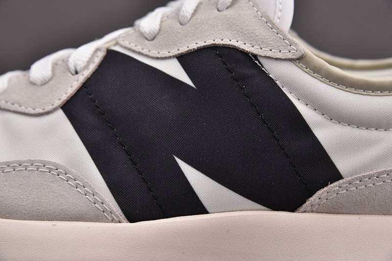 NEW BALANCE 550 NB000003