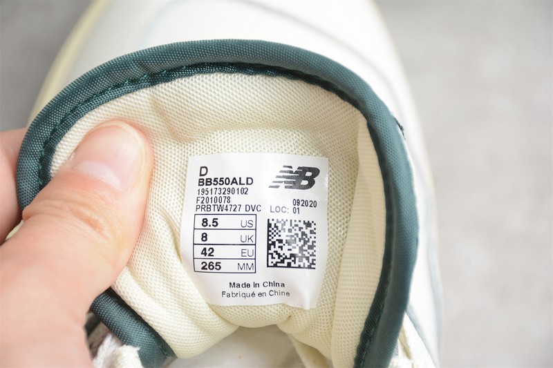 NEW BALANCE 550 NB000001