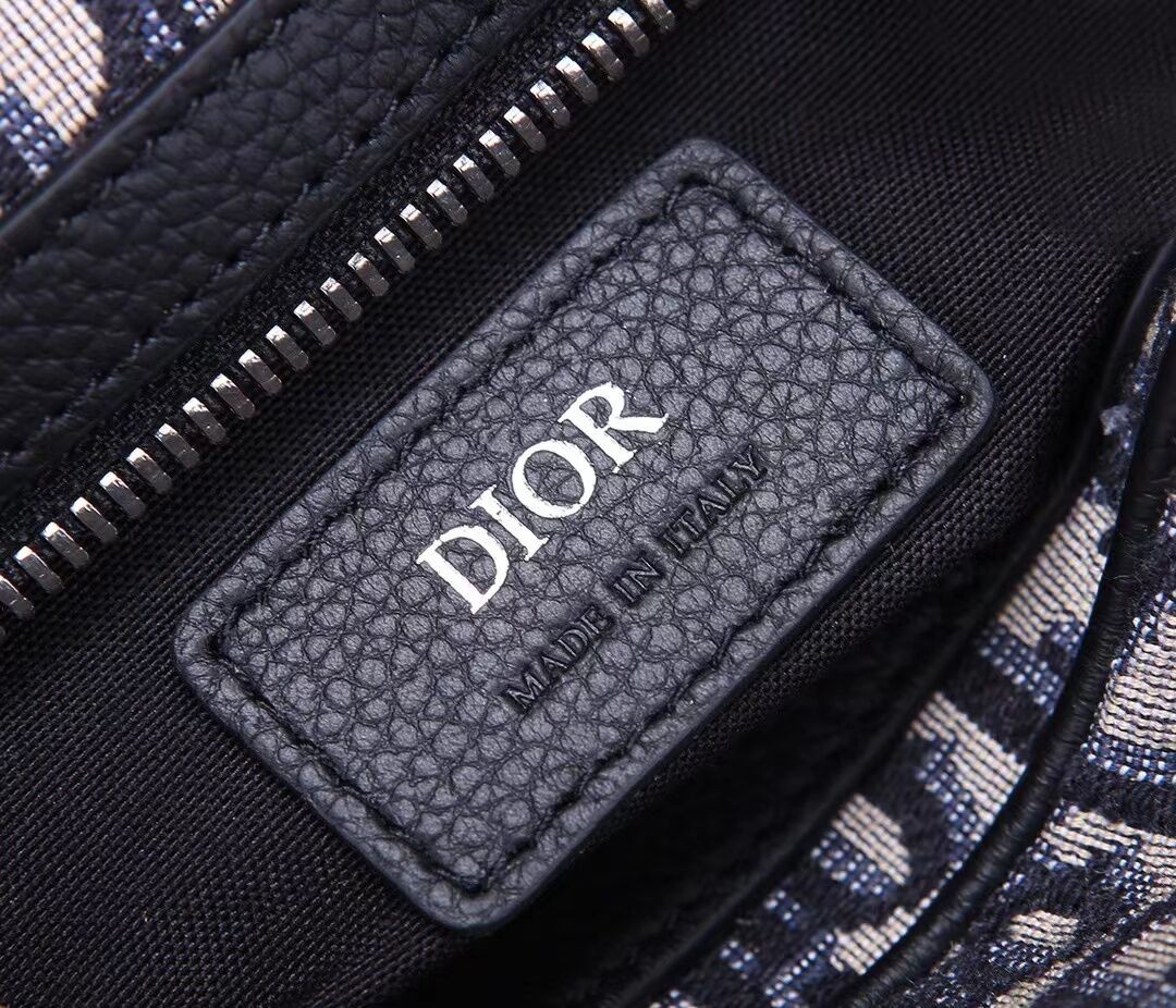 Di*r BAG