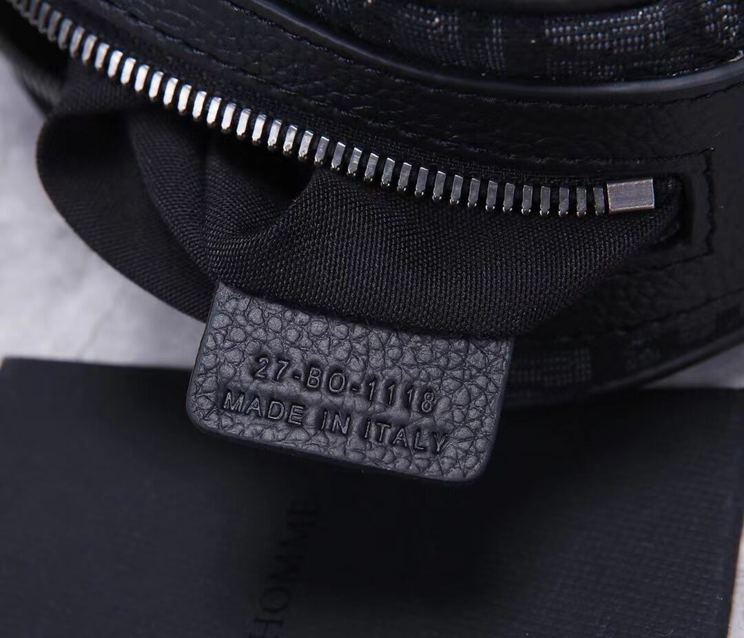 Di*r BAG