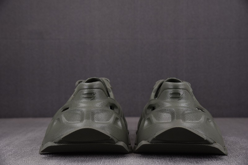 BALENCIAG* SANDAL 34