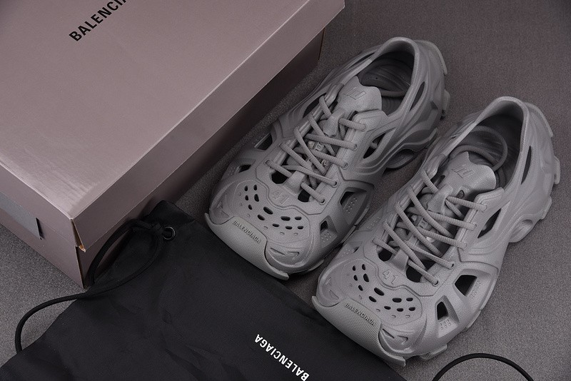 BALENCIAG* SANDAL 33