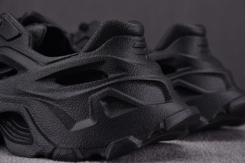 BALENCIAG* SANDAL 30