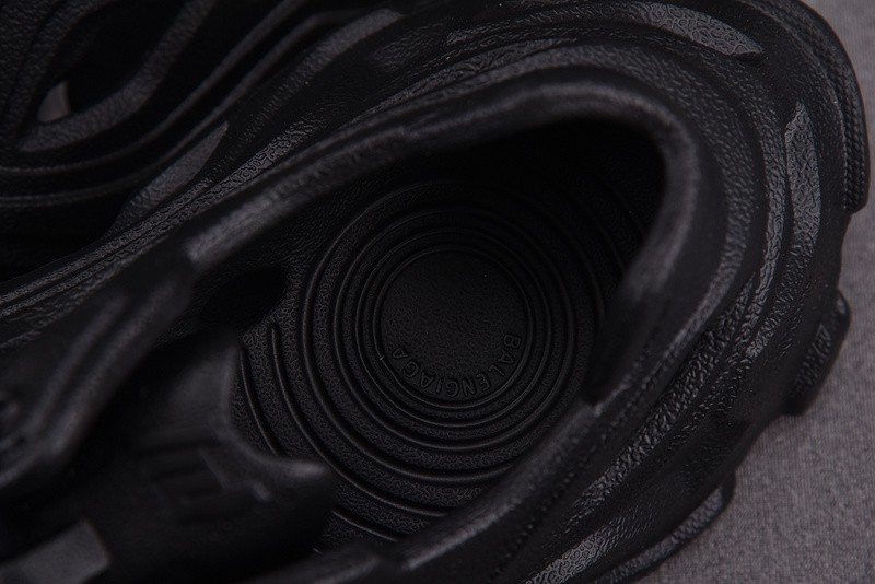 BALENCIAG* SANDAL 30