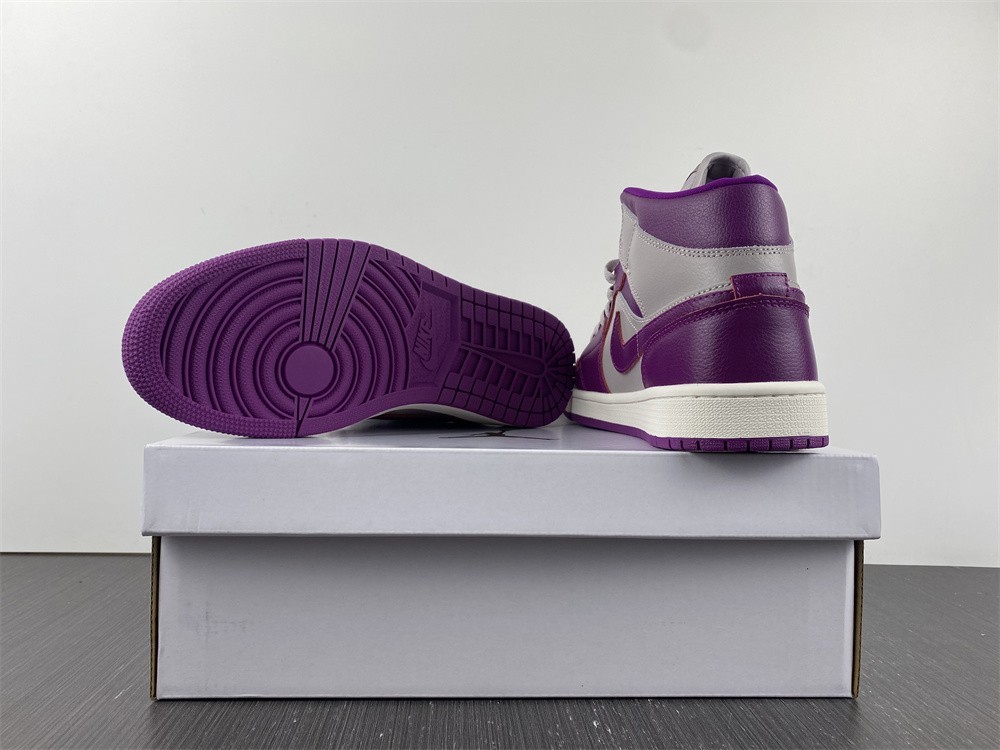 Air Jordan 1 Mid Magenta WMNS BQ6472-501