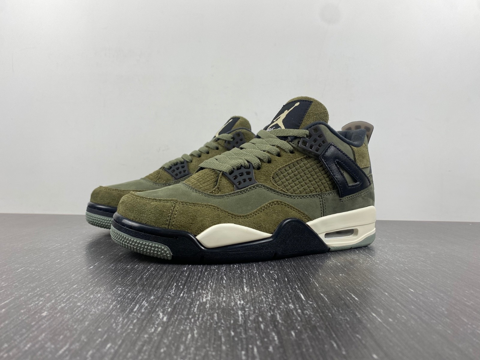 Air Jordan 4 Craft "Medium Olive" FB9927-200