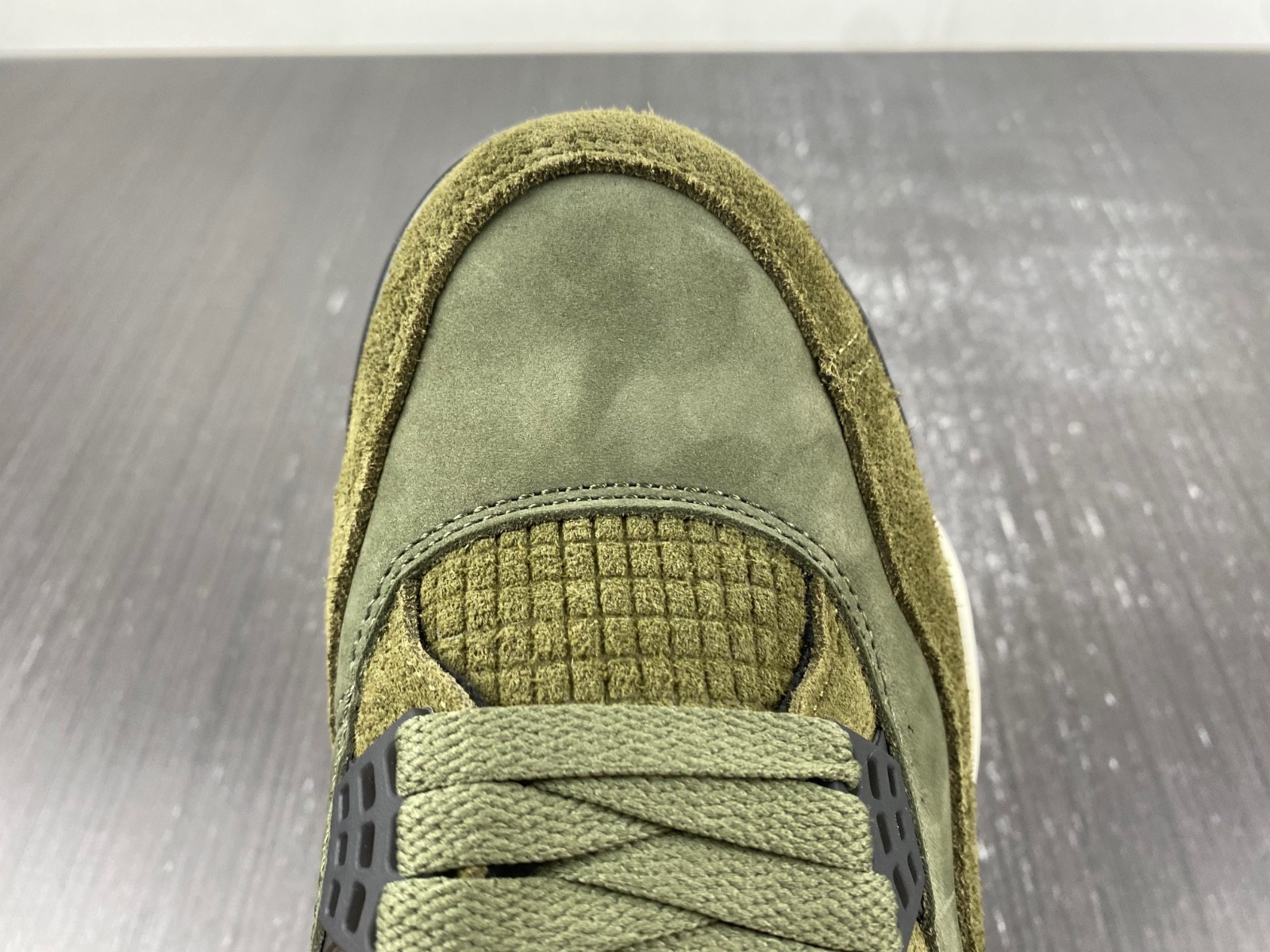 Air Jordan 4 Craft "Medium Olive" FB9927-200