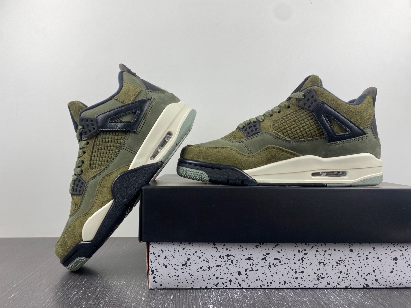 Air Jordan 4 Craft "Medium Olive" FB9927-200