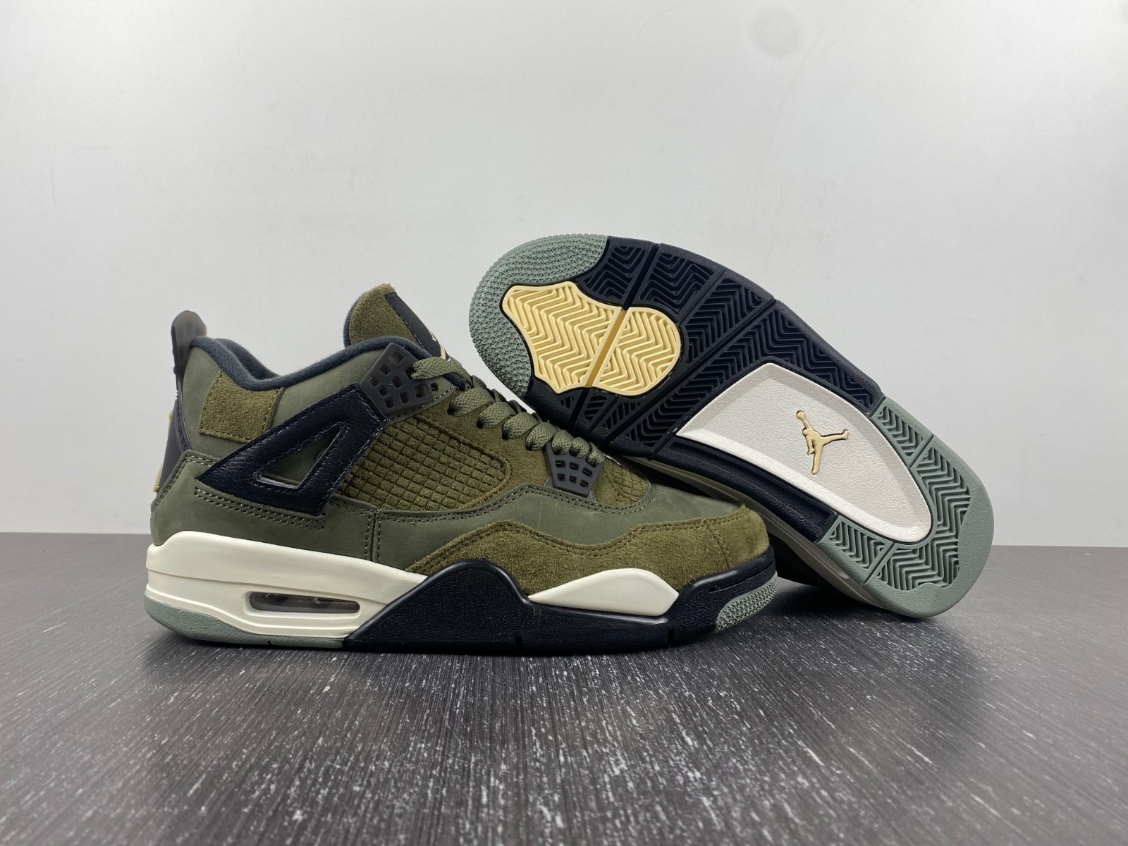 Air Jordan 4 Craft "Medium Olive" FB9927-200