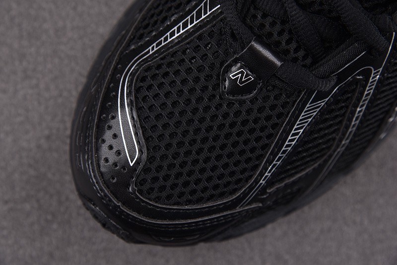 NEW BALANCE 1906R NB000038