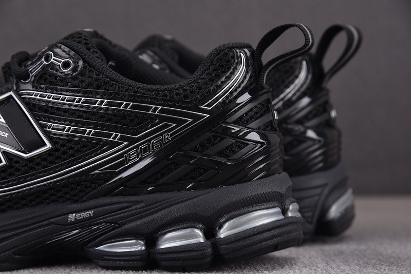 NEW BALANCE 1906R NB000038