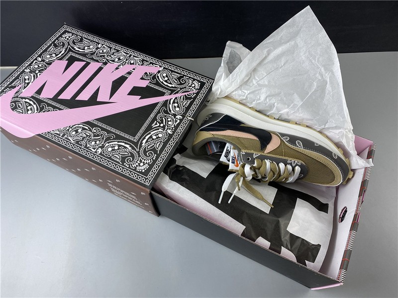 Travis Scott x Sacai x Nike LDV Waffle Daybreak"  BV5053-001