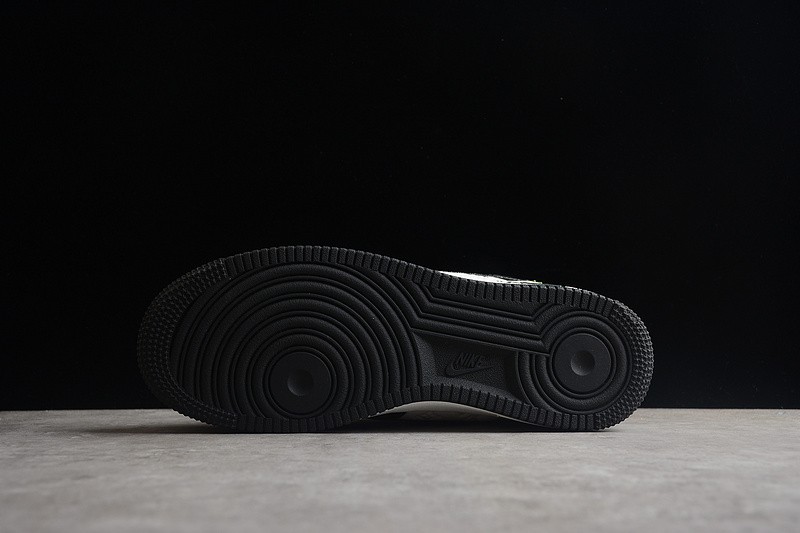 NIKE LOW AIR FORCE 1 X LV black white