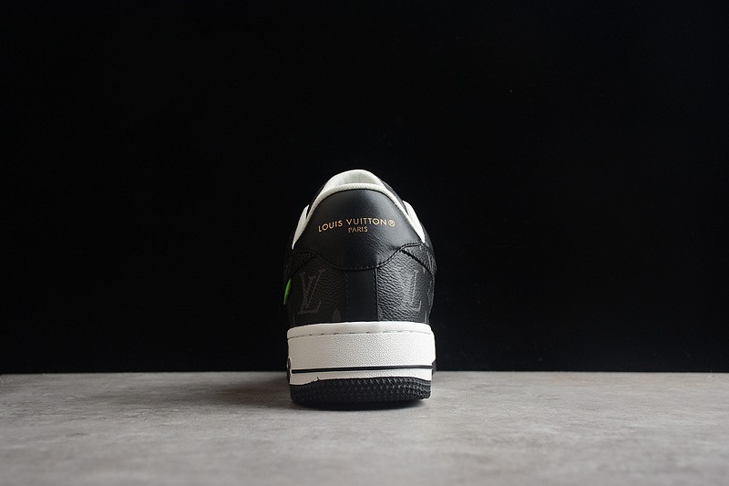 NIKE LOW AIR FORCE 1 X LV black white