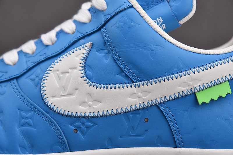 NIKE LOW AIR FORCE 1 X LV light bule