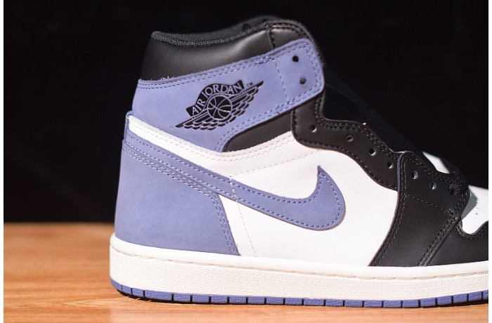 AIR JORDAN 1 RETRO HIGH OG "BLUE MOON" 555088-115