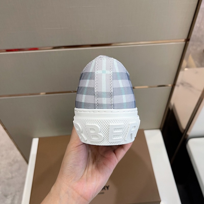 Burber*y sneakers B000015