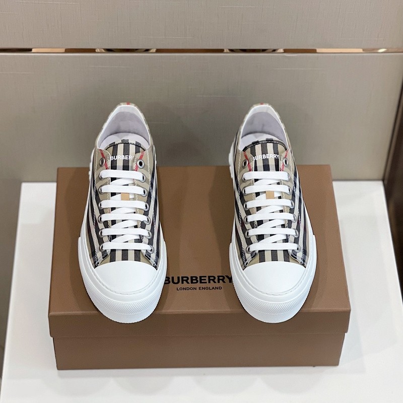 Burber*y sneakers B000013
