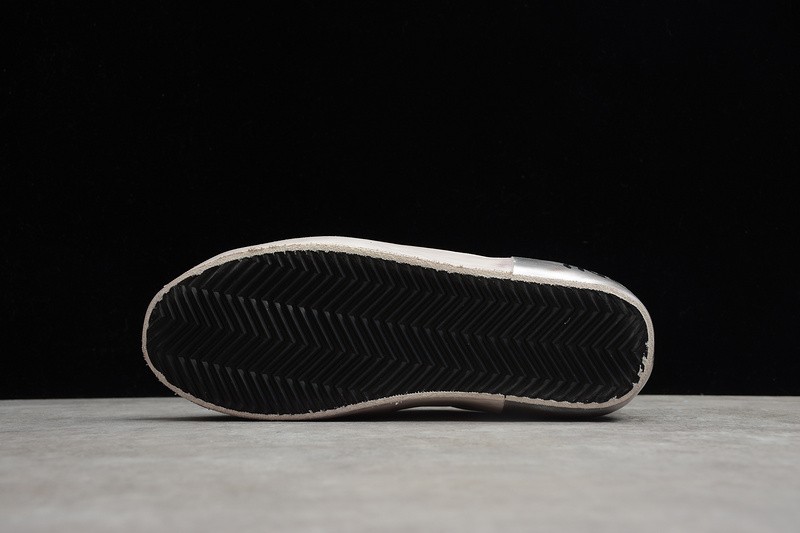 Golden Go*e GG000003