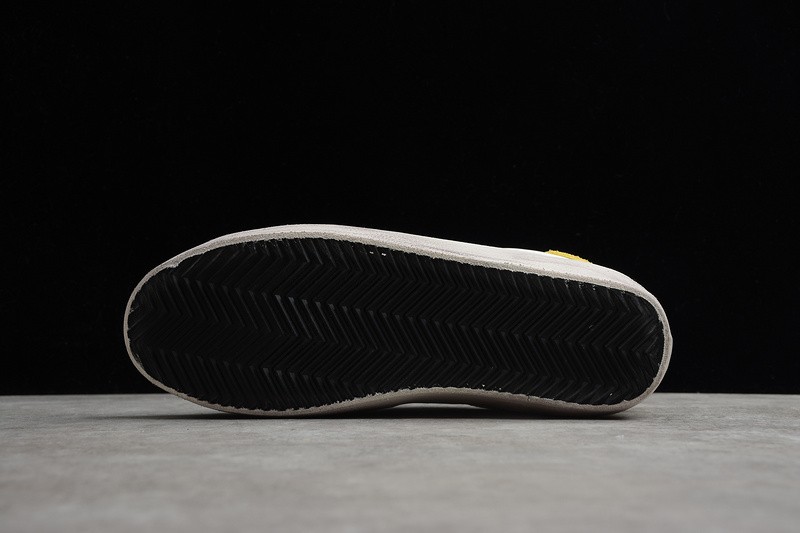 Golden Go*e GG000002