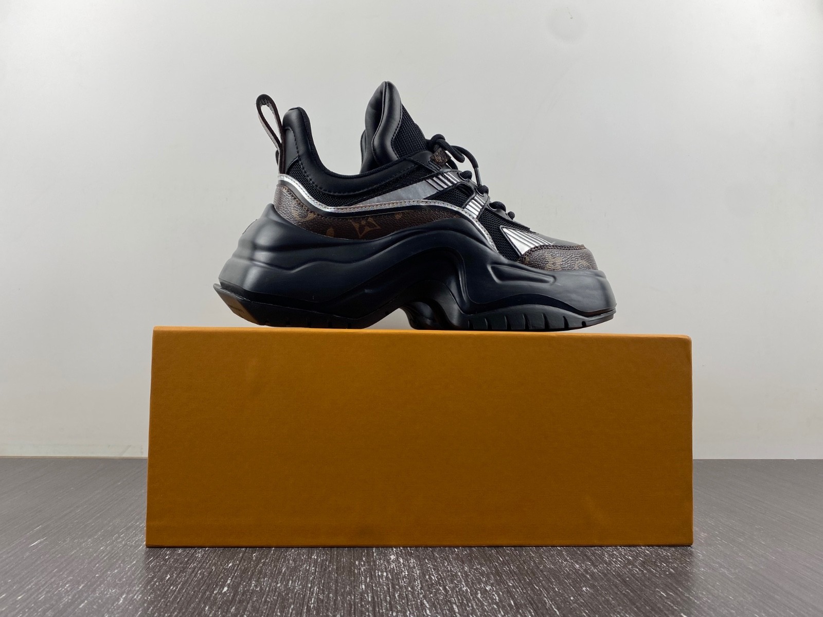 L&V snekaers L0000157