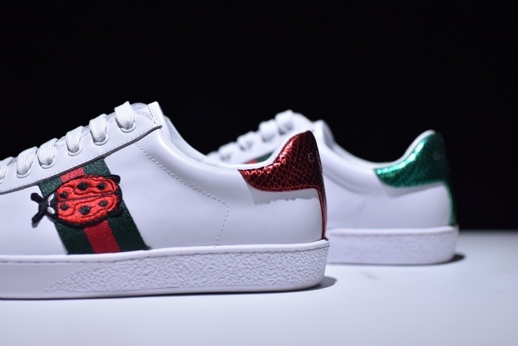 G*u*i Ace Embroidered Low-Top Sneaker with ladybird