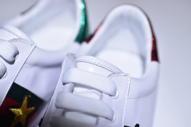 G*u*i Ace Embroidered Low-Top Sneaker with ladybird