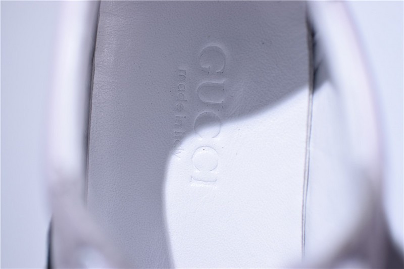 G*u*i Ace Embroidered Low-Top Sneaker white with bee