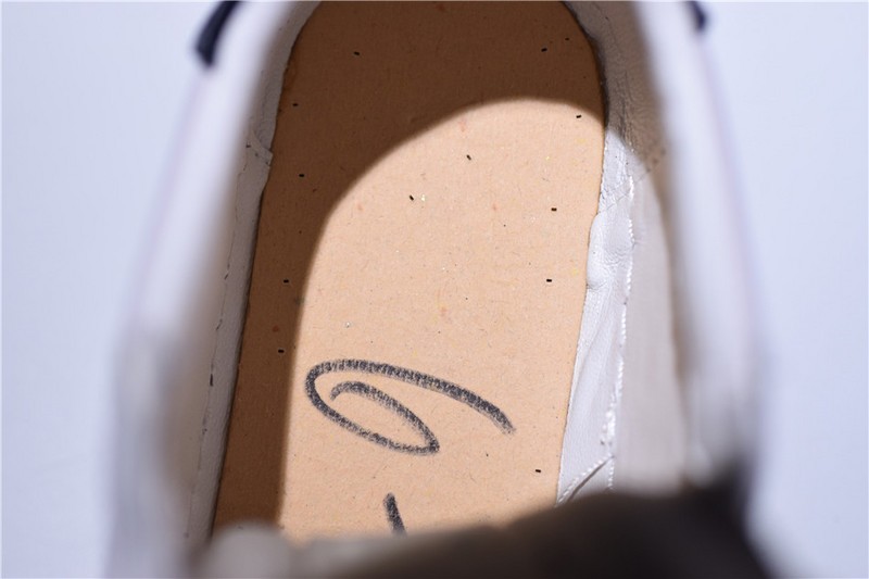 G*u*i ACE EMBROIDERED LOW-TOP SNEAKER WITH LOGO