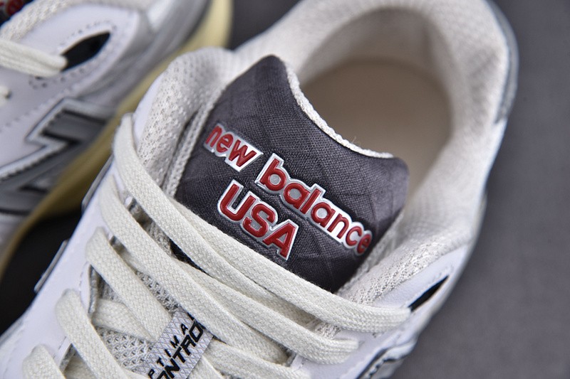 NEW BALANCE 992 NB000009