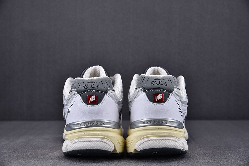 NEW BALANCE 992 NB000009