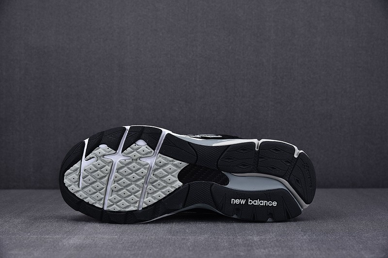 NEW BALANCE 992 NB000008