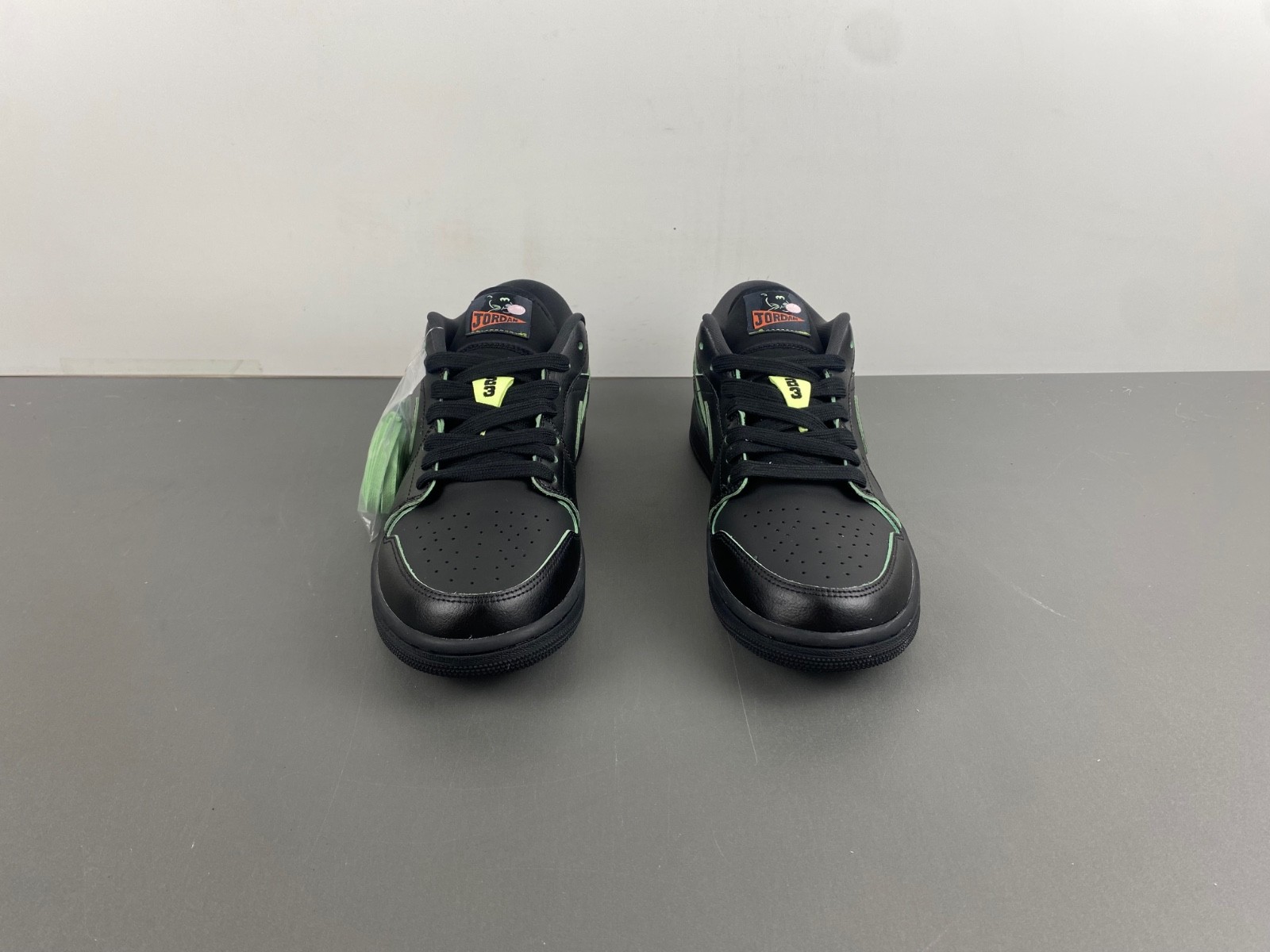 Air Jordan 1 Low "Black Cat Mascot" HM3690-001