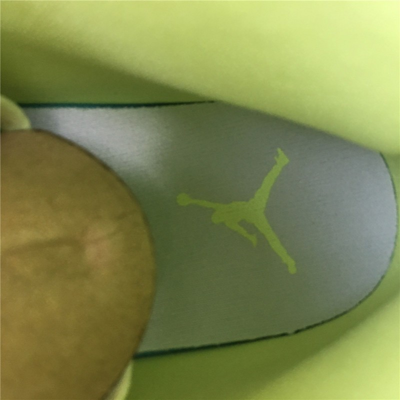 Air Jordan 1 Retro High Barely Volt  AH7389-700