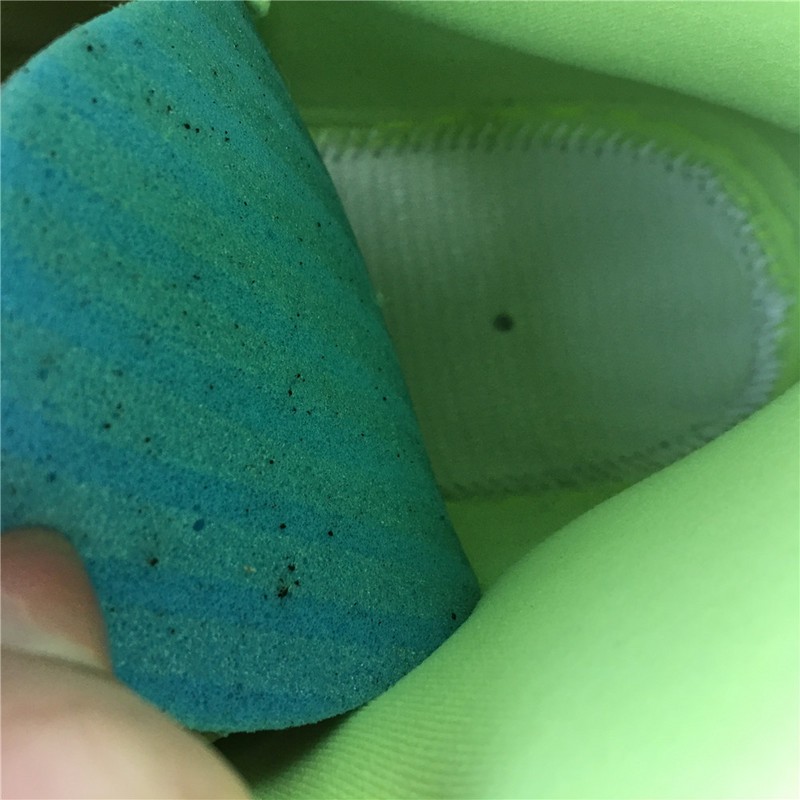 Air Jordan 1 Retro High Barely Volt  AH7389-700
