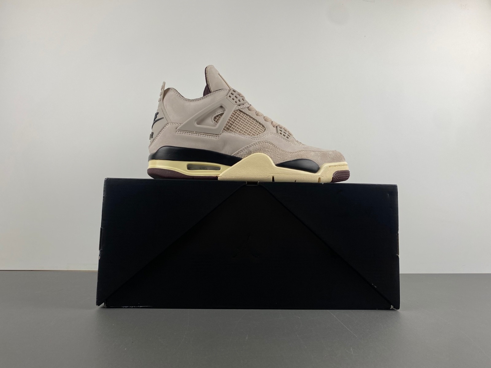 Air Jordan 4 A Ma Maniére Fossil Stone FZ4810-200